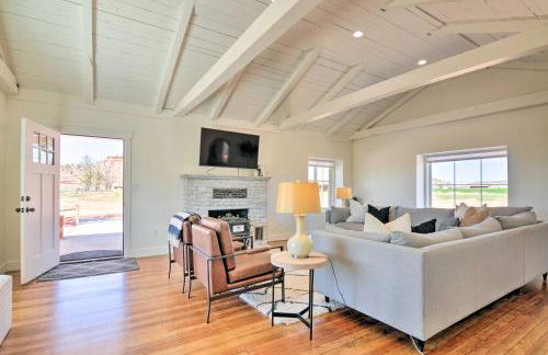 Modern Ranch House with Fire Pit and Valley Views - Foto 7