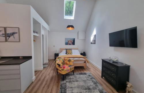 Blundens Holiday Lets - Ffos Las - Photo 3