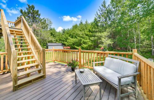 Pembine Cabin with Expansive Yard, Fire Pit and Grill! - Foto 18