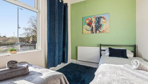 Chorlton Central l Long Stays lGroups Relocatorsl - Foto 5, wardrobe