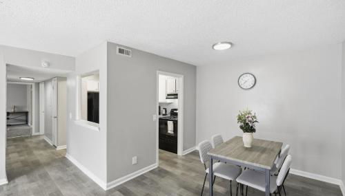 Modern 2BR Retreat Near Stone Mountain - Foto 5