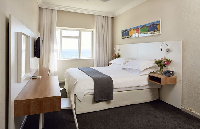 First Group Riviera Suites - Photo 8