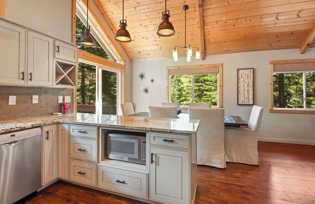 Luxury Tahoe Chalet Minutes to Dining - Foto 5