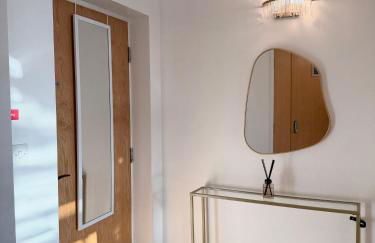 Lux 2-Bed City Centre Apartment Sleeps 6 Free Parking Balcony Near Leeds Station & Millennium Square view - Foto 34