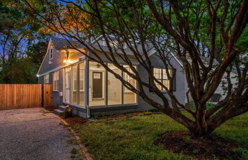 Hot Tub & Pool Table Mins to Beale Renovated - Foto 38