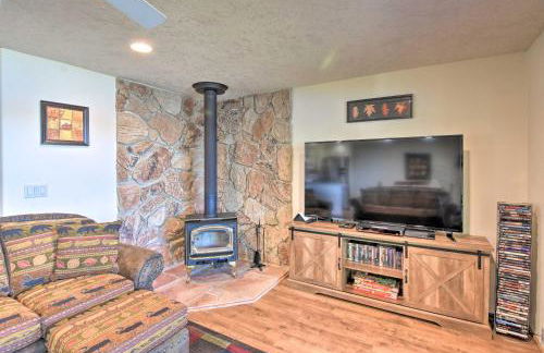 House with Private Deck on the Rock Creek Reservoir! - Foto 6