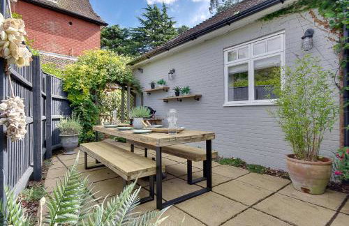 The Coach House Branksome - Photo 52