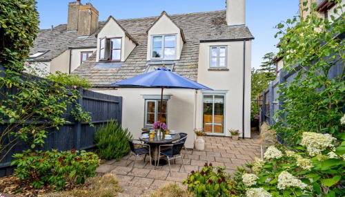 Prestbury Stables - Photo 5, Garden