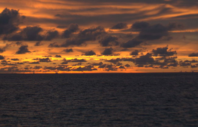 Paseo en barco al atardecer + Snorkel - Foto 1
