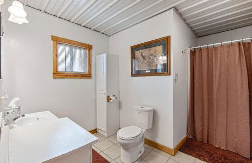 Cozy Riverfront Cabin in Decatur Ideal for Fishing Hunting Relaxation - Foto 2