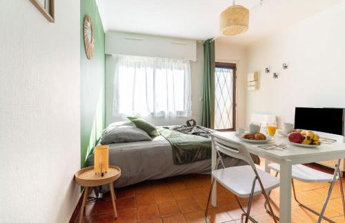 Charmant studio avec terrasse, Gare à 200m et parking gratuit - Foto 4