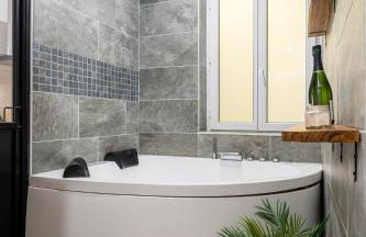 Terrasse et balnéo au cœur de Monplaisir - Photo 8