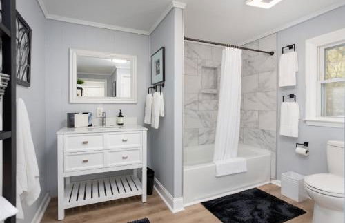 Soaking tub w Washer and Dryer, WiFi - Foto 15