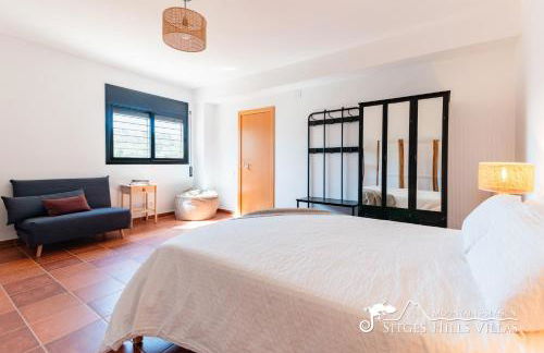 Villa Serranita - Stylish Holiday Home with Views and Air Conditioning 15 mins to Sitges - Photo 27