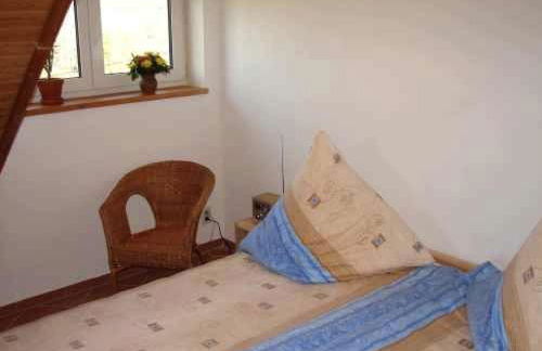 Ferienwohnung im DG, Parkplatz vorm Haus, WLAN - Photo 8