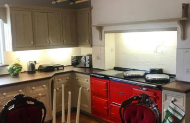 Farmhouse Retreat with Hot Tub, Pool, Horses, Games Room, Free Car Park, Only 45 min from Oxford Circus - Foto 68