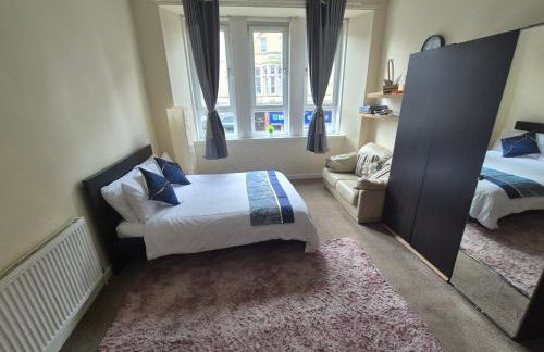 Cosy and Bright 3-bedroom flat - Photo 1