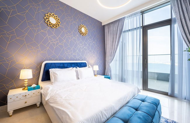 Dramatic Sea View 1 BHK ANWABYFour Apple - Photo 1