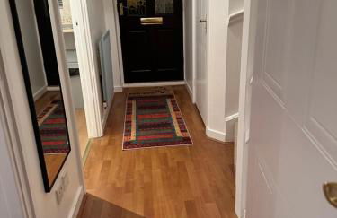 2-Bed Home with Parking, Near Airport, NEC & JLR - Foto 18