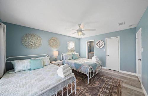 Beach Home with Cowboy Pool, Big Deck and Ocean View - Photo 17