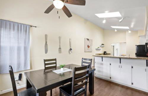 Pacific Paradise - Large Patio, Hot Tub, Short Walk to Beach, & Parking - Photo 10