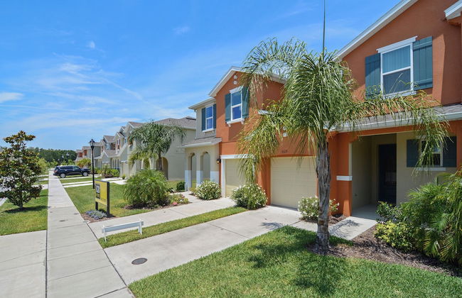 Stunning 4Bd Sleeps9 w Jacuzzi Close to Disney Compass Bay 5113 - Foto 1