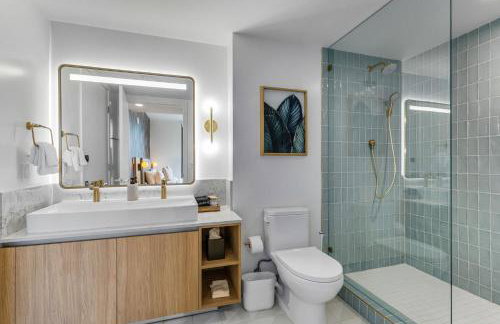 Stunning Lux 2 Bed 2 Bath with Panoramic View from Balcony - Foto 26