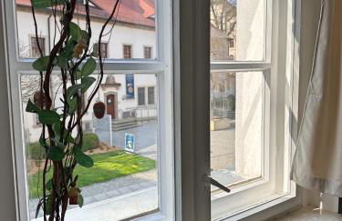 Altstadt Apartment Zittau - stilvolle familienfreundliche Ferienwohnung 78qm am Zittauer Museum und Zittauer Gebirge im Herzen der Oberlausitz mit eigenem Parkplatz ideal zum Wandern im Dreiländereck - Foto 15