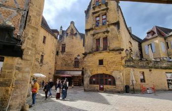 Le TOURNY-Studio cosy avec ascenseur- Sarlat - Coeur cité médiévale - Foto 13