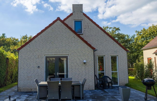 Alluring Holiday Home With Garden - Foto 28