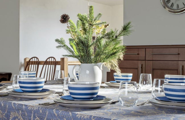 Triskele Detached Characteristic Home Sleeps 10 - Foto 3