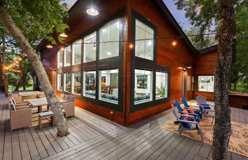 LUX Treehouse on Private Lake next to Lake Conroe with Game room, Paddleboards, Lake Views, and more! - Foto 67