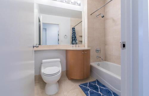 Bright 2 Bedrooms 2 Bathrooms Unit - Foto 24