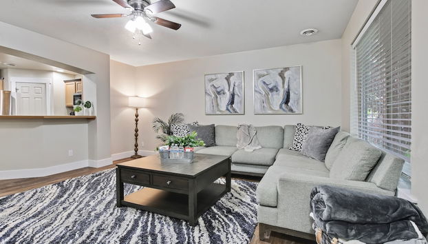 Newly Remodeled Private Home Sleeps 16 - Foto 2, Zona de estar