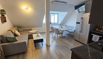 Helios Design Suite - Altbau DG mit Lift & Parkplatz - Elbe & Altstadt - S-Bahn nach Dresden - Foto 3