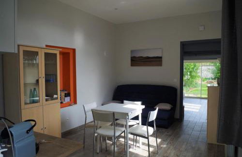 2 pièces dans ancien petit corps de ferme - Foto 5