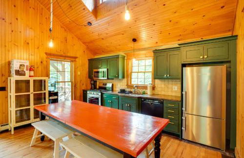 Secluded Elka Park Cabin Hot Tub and Fire Pit! - Foto 7