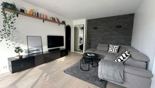 Spacious & Cozy 2-Room with Balcony - Foto 2