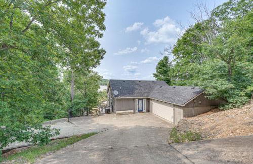 Views and Private Dock Lake of the Ozarks Retreat! - Foto 43