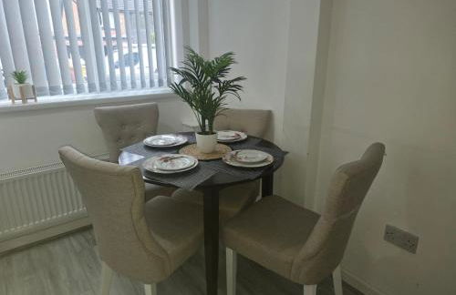 New 4bedroom house near Manchester Airport - Photo 9