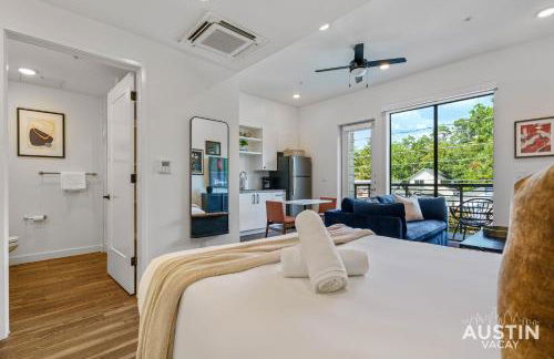 Vibrant Austin Studio Balcony plus Parking and Wi-Fi - Foto 12