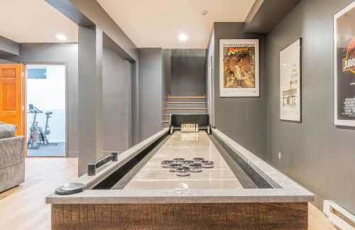 8BR Luxury Maplewood Manor, Hot Tub & Fire Pit - Foto 72