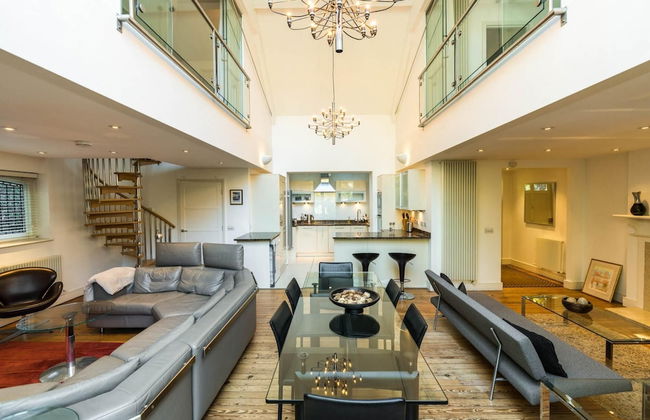 Unique 2 Bedroom Converted Artist's Studio - Foto 8