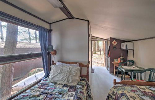 Lakefront Hartford Cabin with Canoe and Boat Ramp - Foto 17