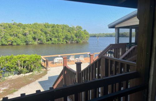 River Wilderness Waterfront Cabins - Photo 8