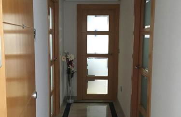 Piso Frente al Mar Primera Línea de Playa en Malaga con Parking Gratuito - Photo 2