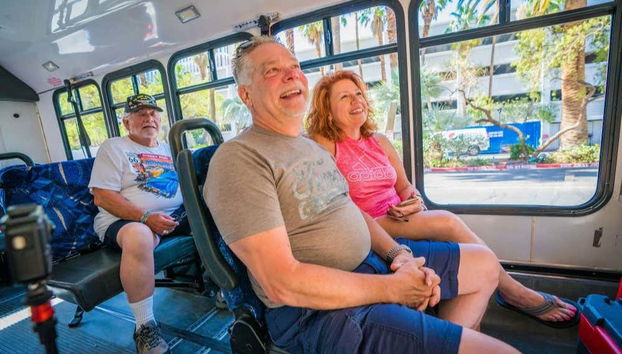 Pawn Stars Set Tour - Photo 3, Ride the bus from shop to shop