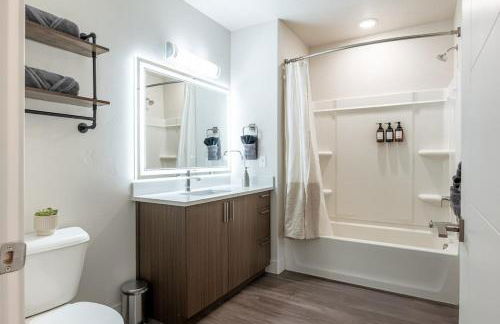 Convention Ctr Luxury 1BR Pool Gym Hot Tub - Foto 32