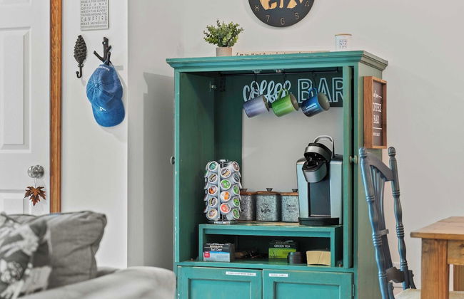 Maple Oasis by Avantstay Newly Built w/ Hot Tub, Game Room & Fire Pit - Photo 10