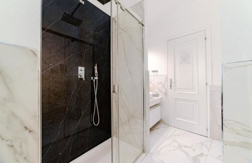 Saint Peter House Station - Photo 16